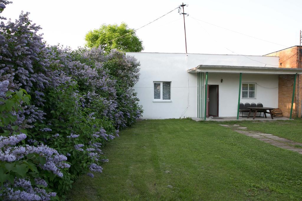 Kihnu Sadama Oeoemaja Guesthouse Lemsi Εξωτερικό φωτογραφία